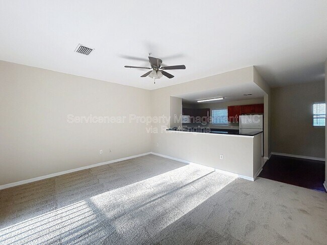 Foto del edificio - 6066 Gibson Ave