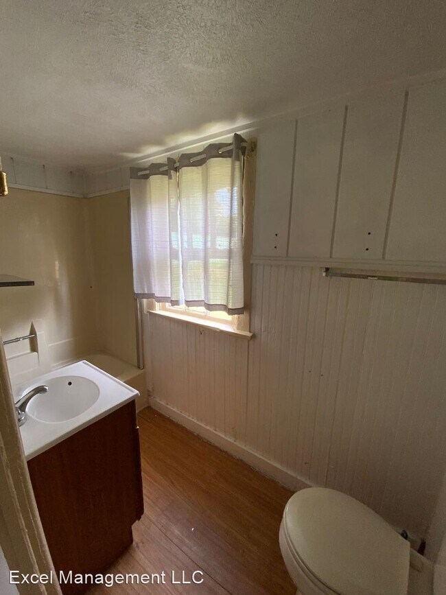 Foto del edificio - 6 br, 2 bath House - 629 Diamond Ave