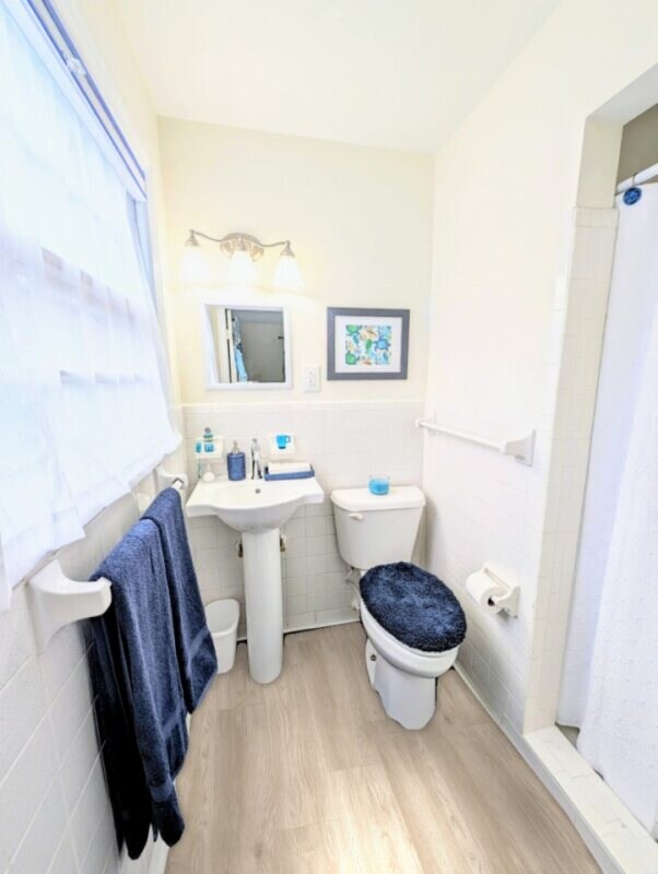 Foto del edificio - 1305 NeedToKnow Ave