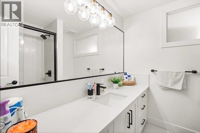 Photo du bâtiment - 1106 Duthie Ave