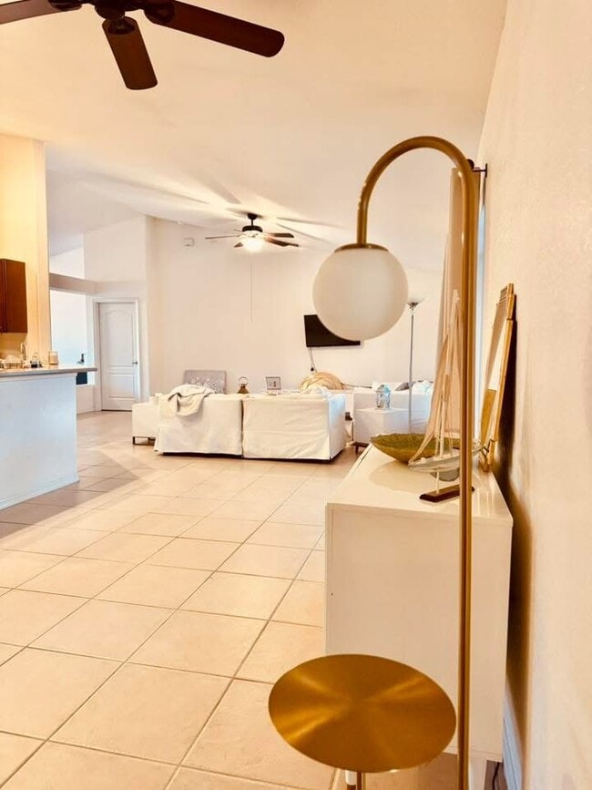 Foto del edificio - 18561 Olive Rd