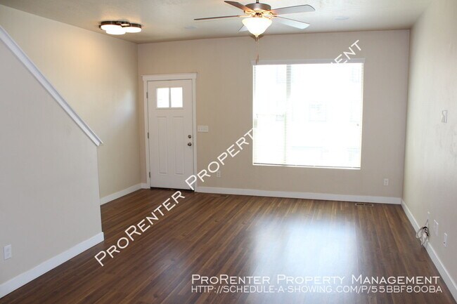 Building Photo - Stunning 2 Bed, 2.5 Bath Kaysville Townhome
