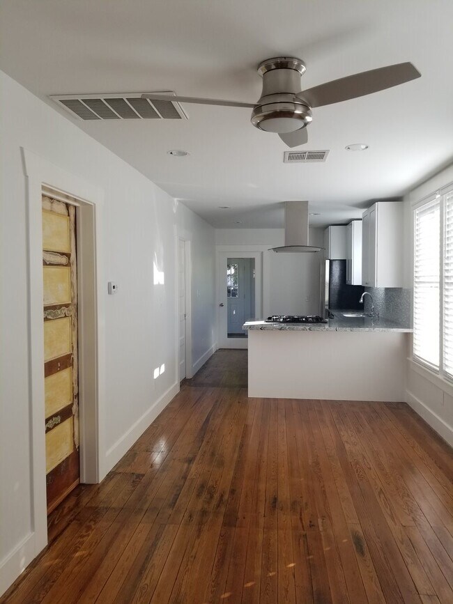 Foto del edificio - 304 E 33rd St