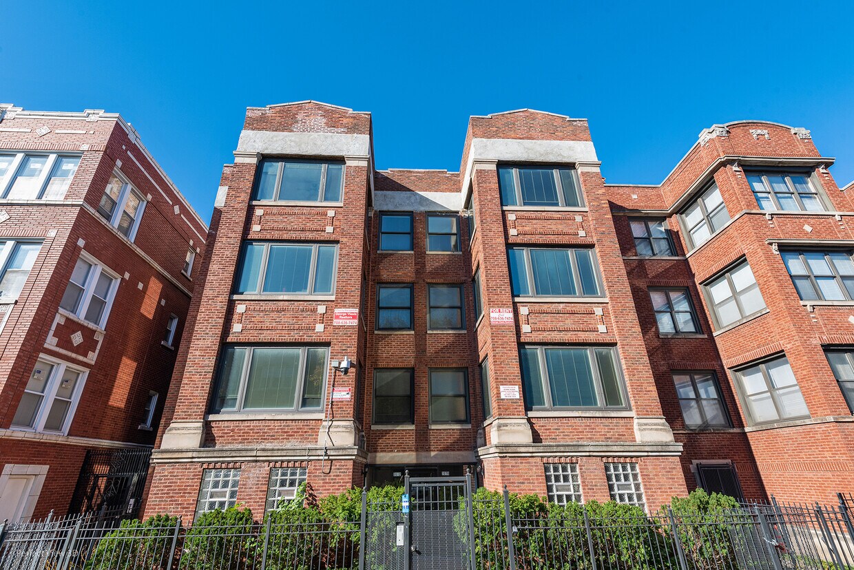 7012 S Clyde Ave, Chicago, IL 60649 House Rental in Chicago, IL