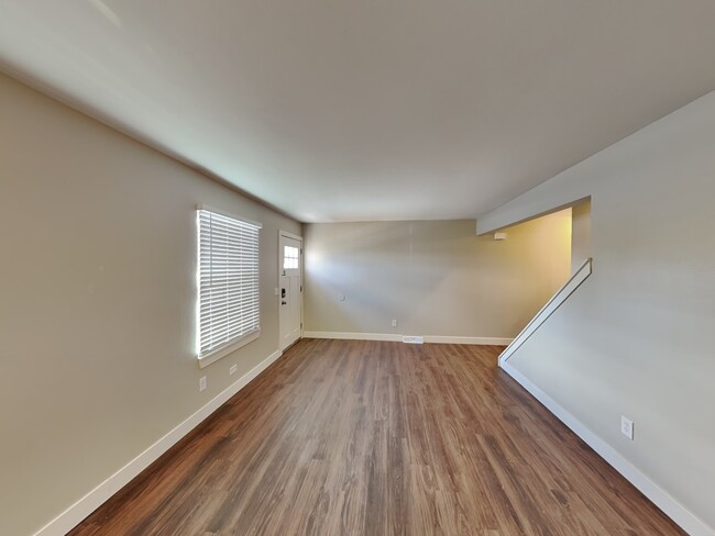 Foto del edificio - 10501 Oak St