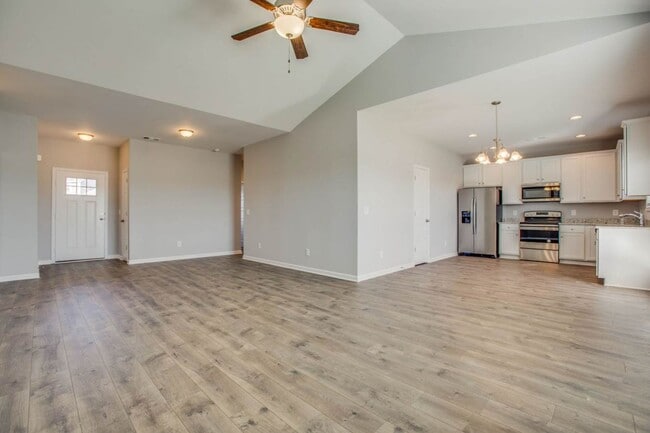 Building Photo - Stylish and comfortable living in Spring H...