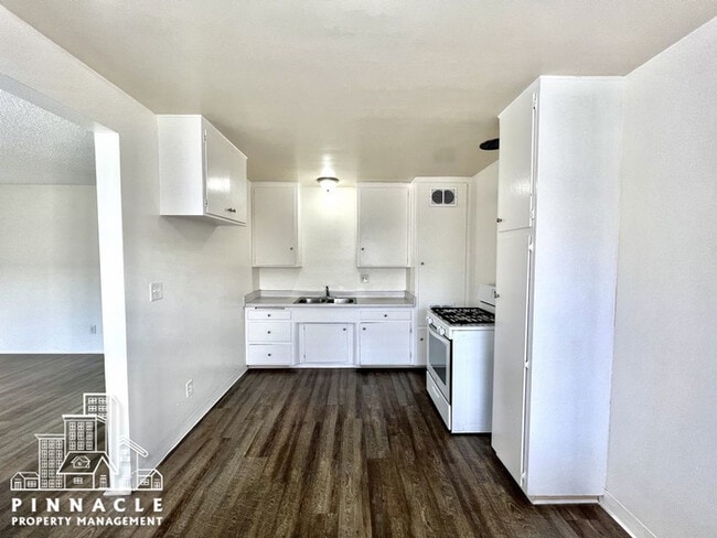 Building Photo - Spacious 2 Bed Apartment For Rent in Torrance