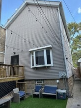 Building Photo - 3227 S Wells St