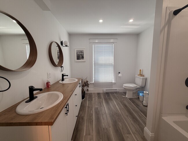 Photo du bâtiment - 17-17 Rue Sackville