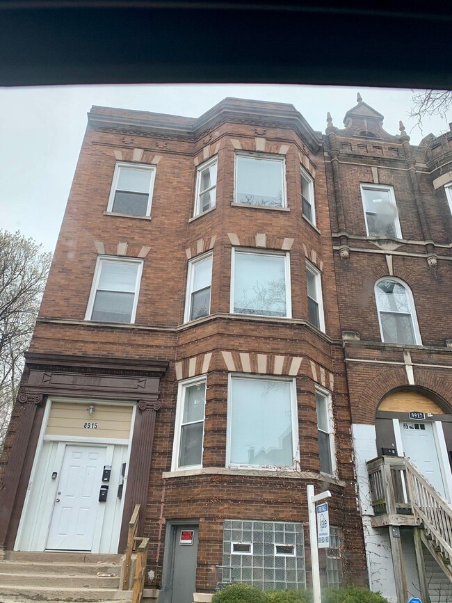 Building Photo - 8915 S Exchange Ave