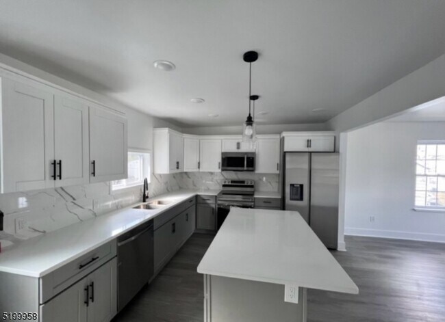 Building Photo - 1606 Fernote St
