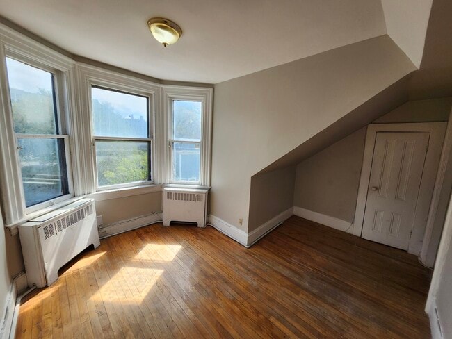 Building Photo - 73 Hazen St