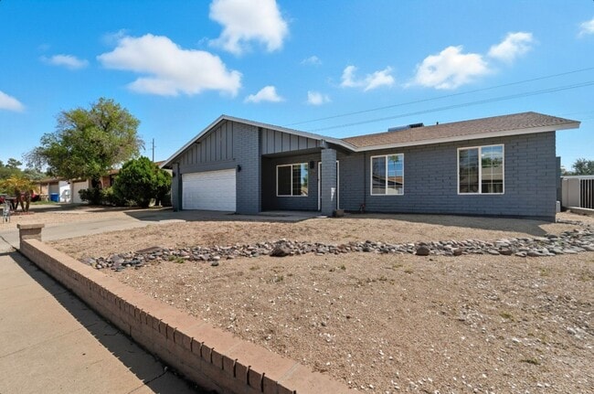 Photo - Beautiful Glendale Home With Pool!