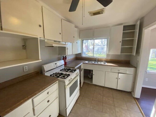 Foto del edificio - 5810 Belmark St