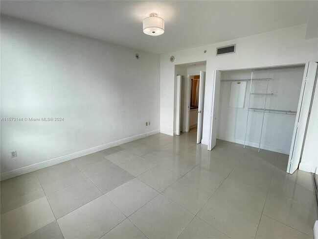 Foto del edificio - 90 SW 3rd St
