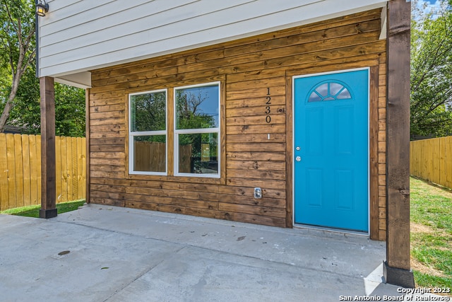 Building Photo - 1230 Rivas St