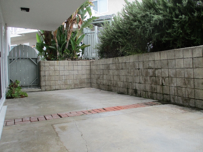Building Photo - 112 Avenida Pelayo