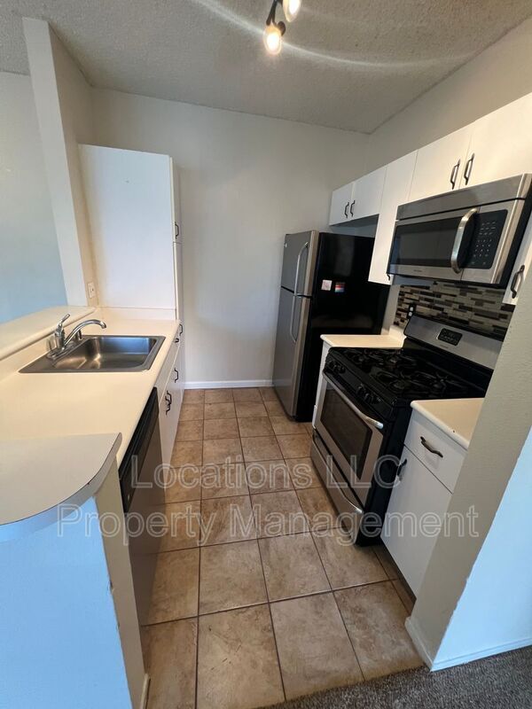 Building Photo - 91-223-223 Hanapouli Cir