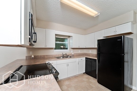 Building Photo - NOW AVAILABLE! 6657 Bellview Pines, Pensac...