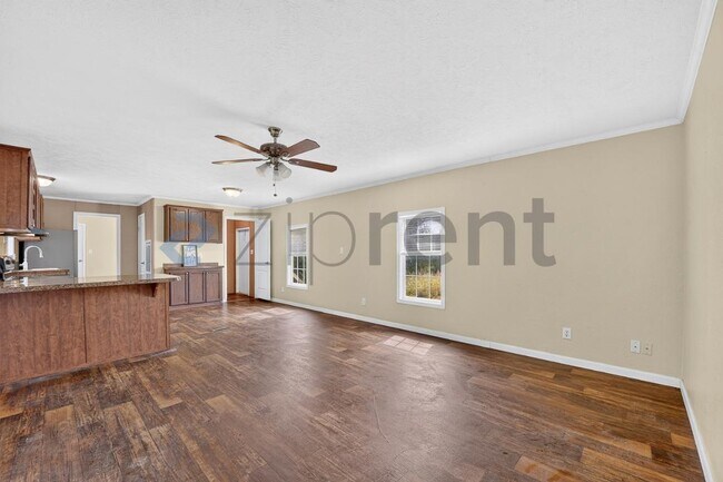 Building Photo - Unit A