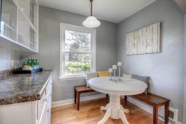 Foto del edificio - 502 E Washington St