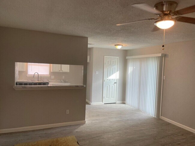 Foto del edificio - 4914 Fairgreen Ln