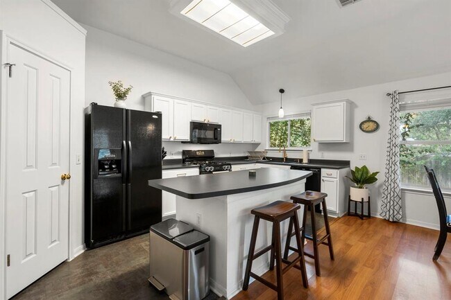 Foto del edificio - 6005 Mesa Verde Cir