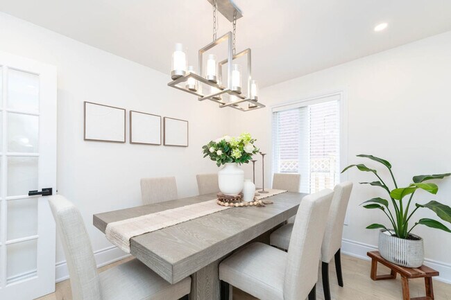 Building Photo - 54 Glenmanor Dr