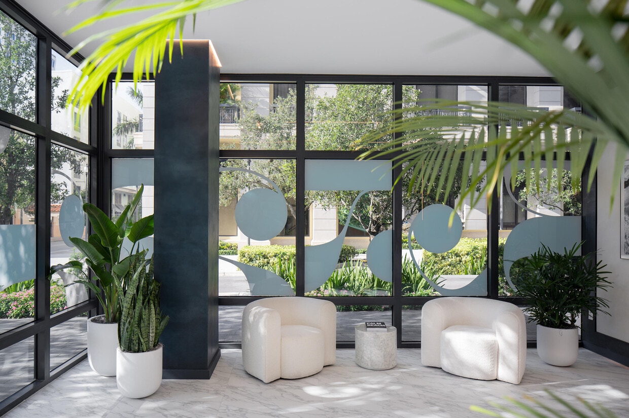 Foto principal - 695 S Olive Ave