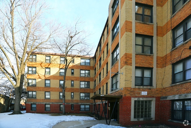 Building Photo - 1360 W Touhy Ave