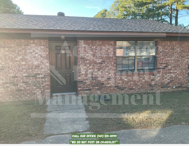 Building Photo - 2 Bedroom 1 Bathroom in Quadplex --ALL ELECTRIC