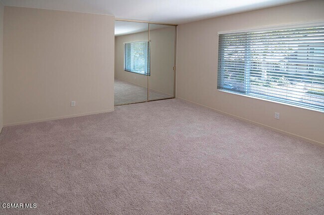 Building Photo - 493 Serento Cir