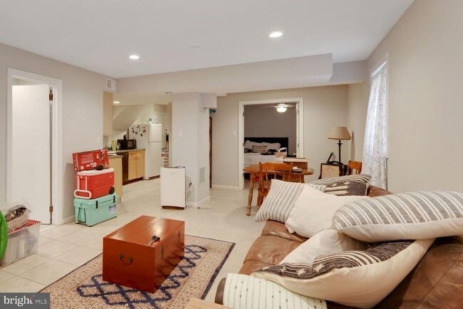Building Photo - 8121 Briar Creek Dr