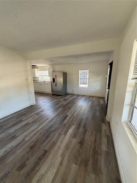 Foto del edificio - 4231 E Curtis St