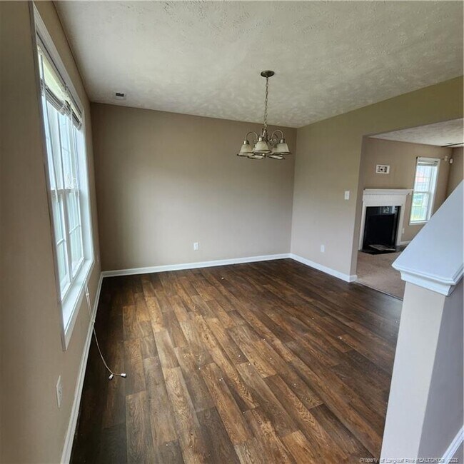 Building Photo - 2128 St Nicholas Dr