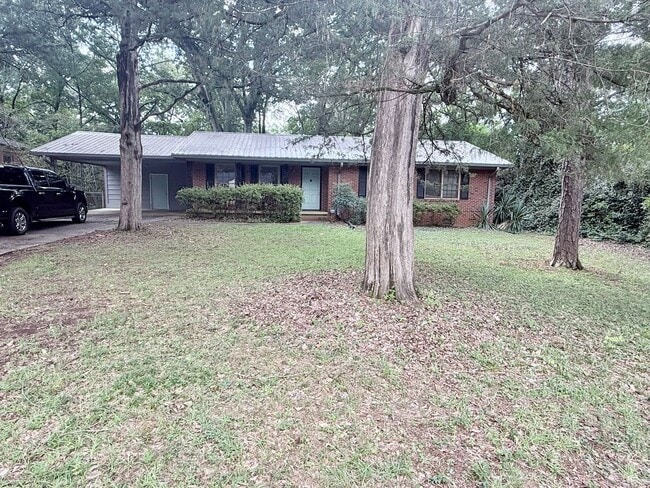 Photo - 245 Milledge Heights House