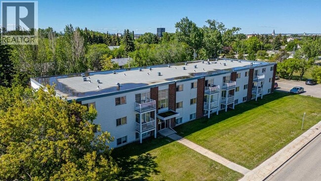 Building Photo - 9807-9108 108 Ave