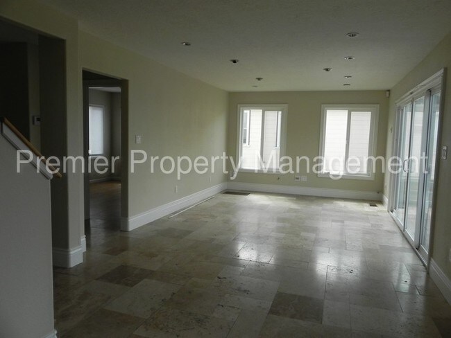 Building Photo - Super Nice Flat Located in San Pablo Hills