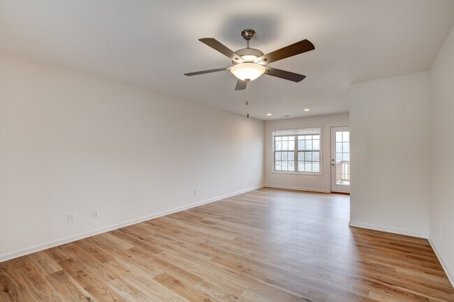 Building Photo - 816 S Old Sevierville Pike