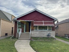 Building Photo - 10511 S King Dr