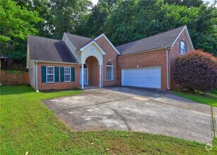 Building Photo - 1553 Ravens Run