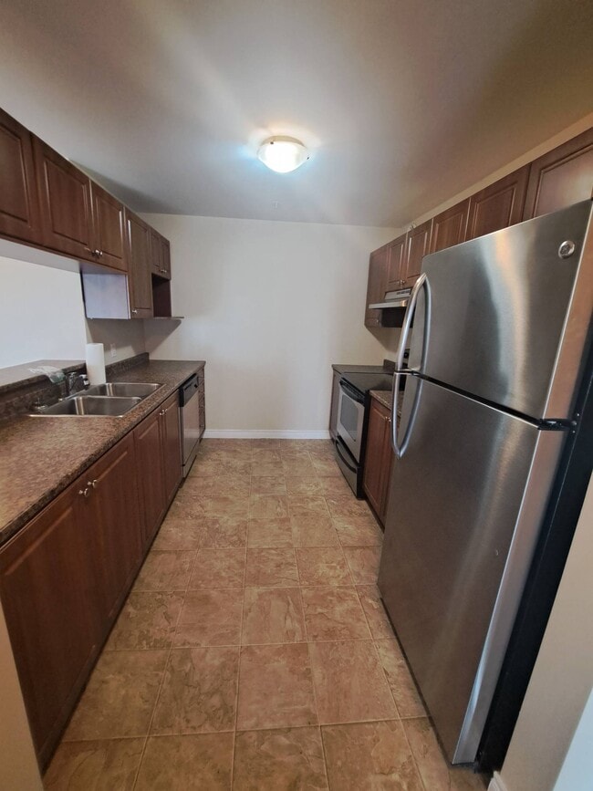 Building Photo - 60 Fieldstone Ct