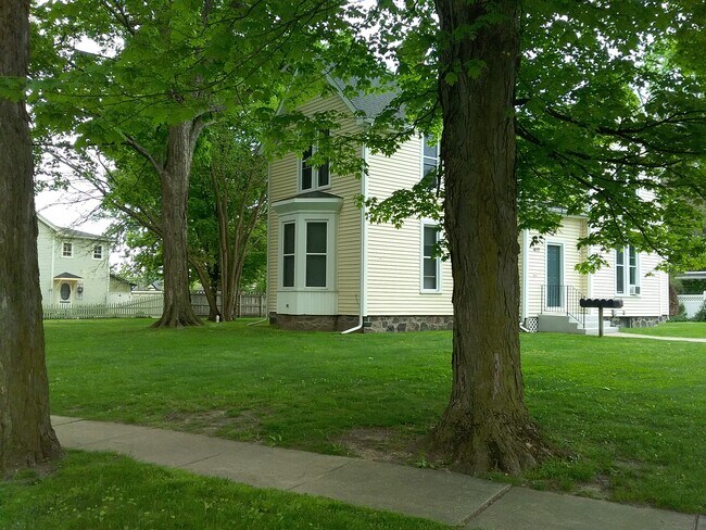 Foto del edificio - 417 N Court St