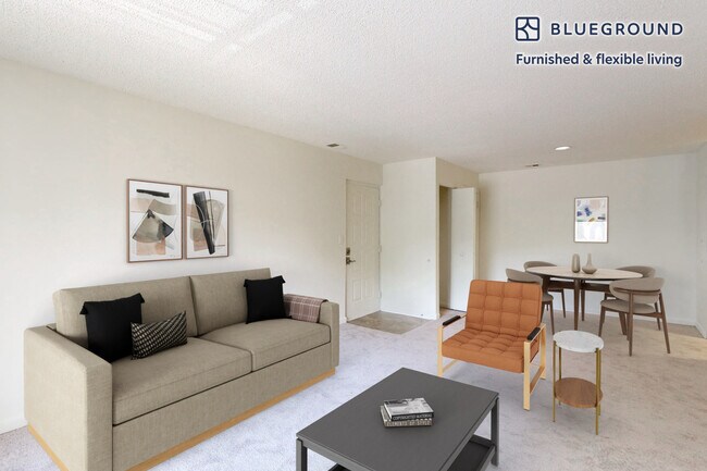 Foto del edificio - 10300 Hickory Ridge Rd