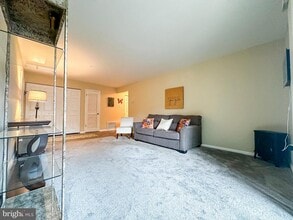 Building Photo - 15 Scotch Pine Dr