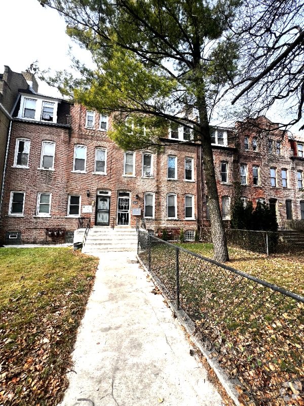 Building Photo - 10410 S Maryland Ave