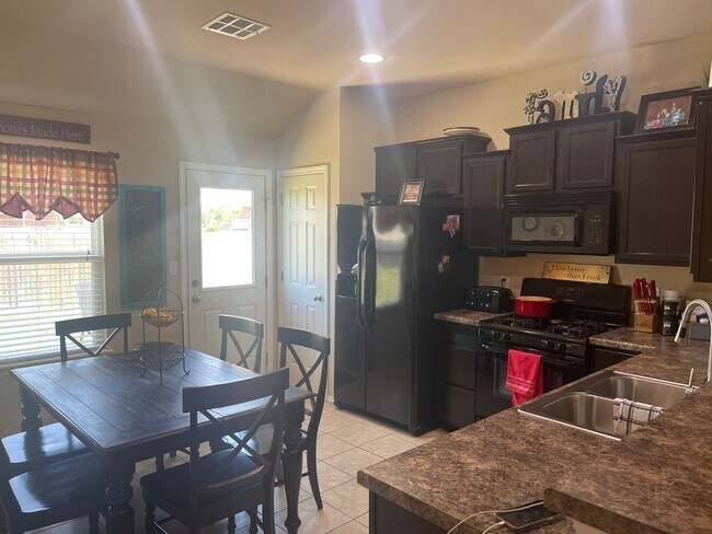 Foto del edificio - Bixby 3 bed 2 bath in quiet cul-da-sac!
