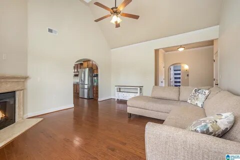 Foto del edificio - 1012 Garnet Dr