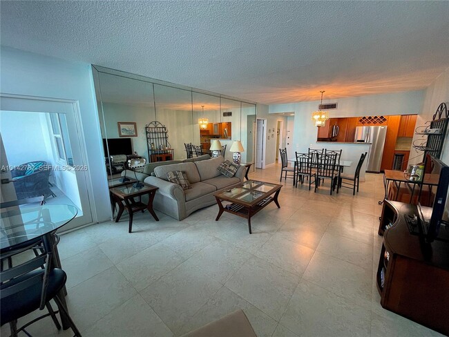 Building Photo - 3505 S Ocean Dr
