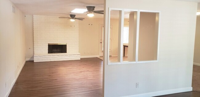 Building Photo - Stunning McCormick Ranch home